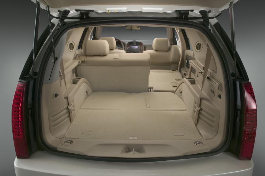  Cadillac SRX 2004 года  (фото 24 из 103)